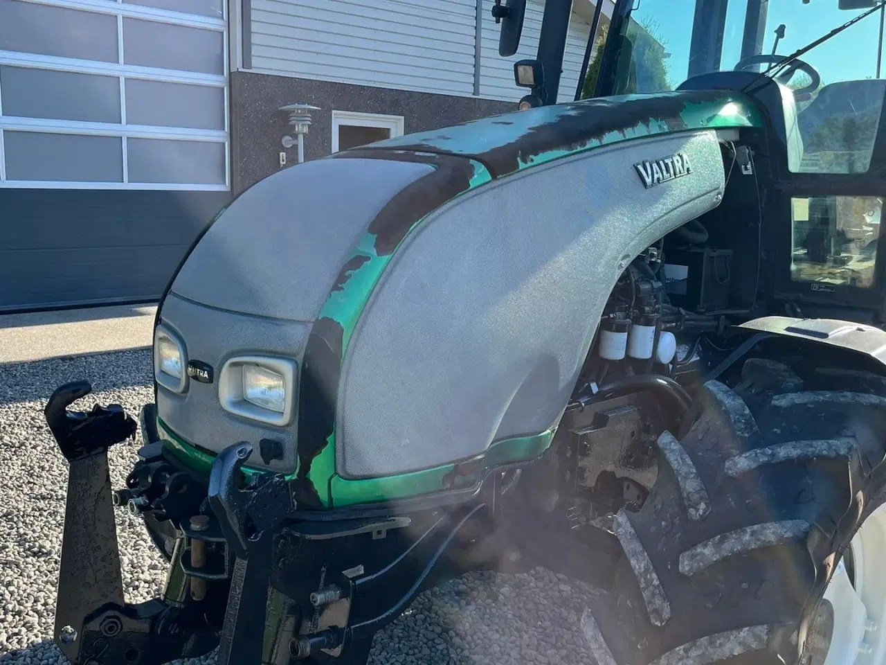 Billede 4 - Valtra T130 med 3.5ton frontlift