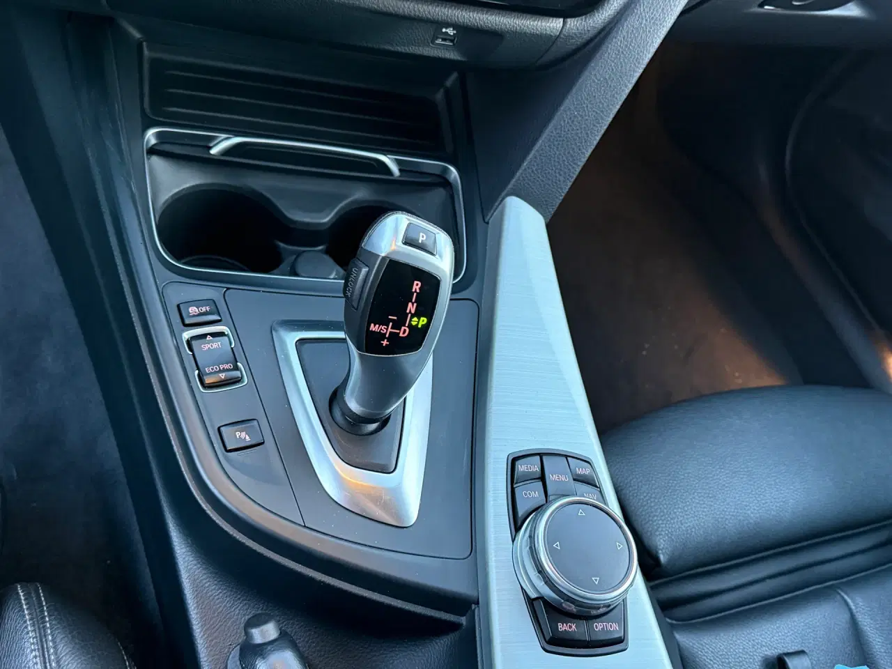 Billede 14 - BMW 318d Touring 2,0 D Steptronic 150HK Stc 8g Aut.