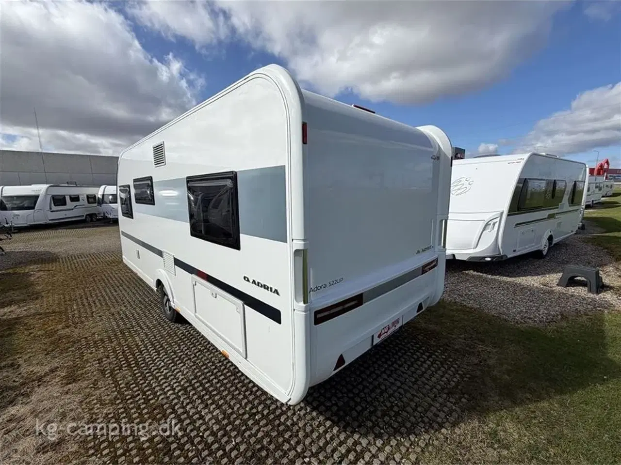 Billede 2 - 2022 - Adria Adora 522 UP   Flot rummelig vogn med dobbeltseng, Truma mover og Isabella Sun Shine Plus incl front. Kan opvejes til 1700 KG