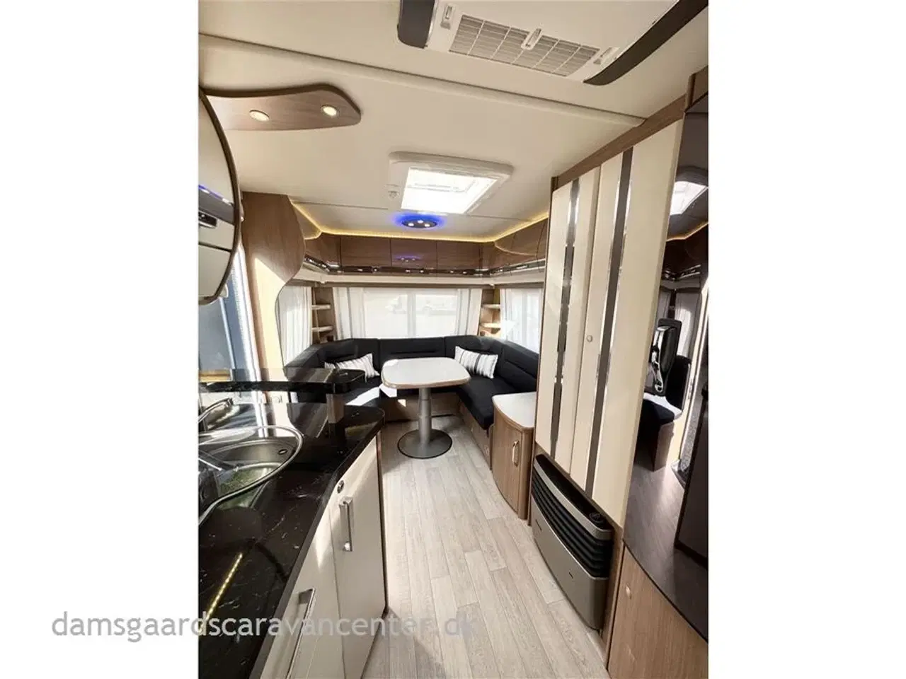 Billede 17 - 2015 - Fendt Tendenza 495 SF   Franskseng-Gulvtemp.-Aircon-Mover-Telt