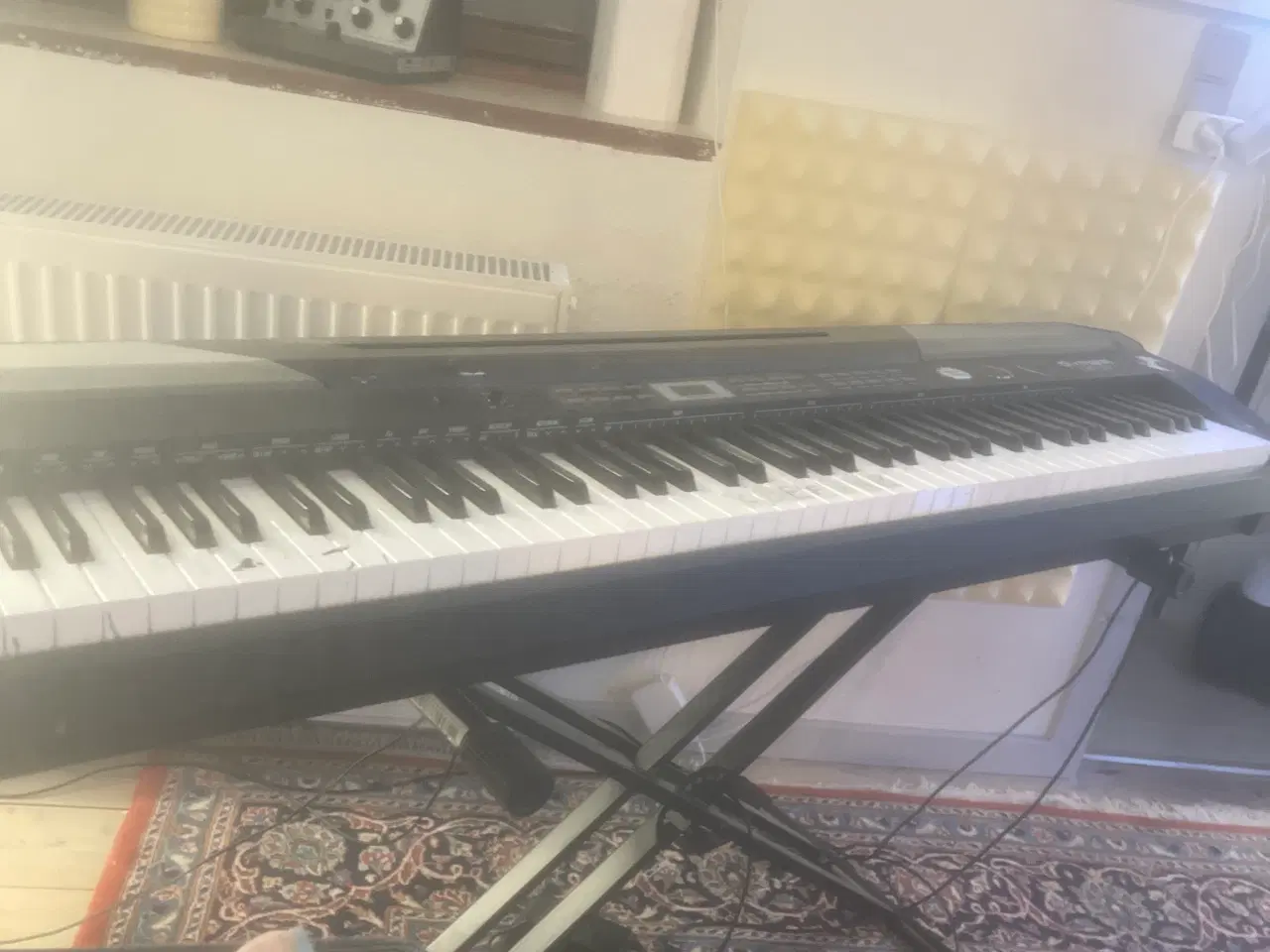 Billede 1 - Keyboard sælges stort med pedal