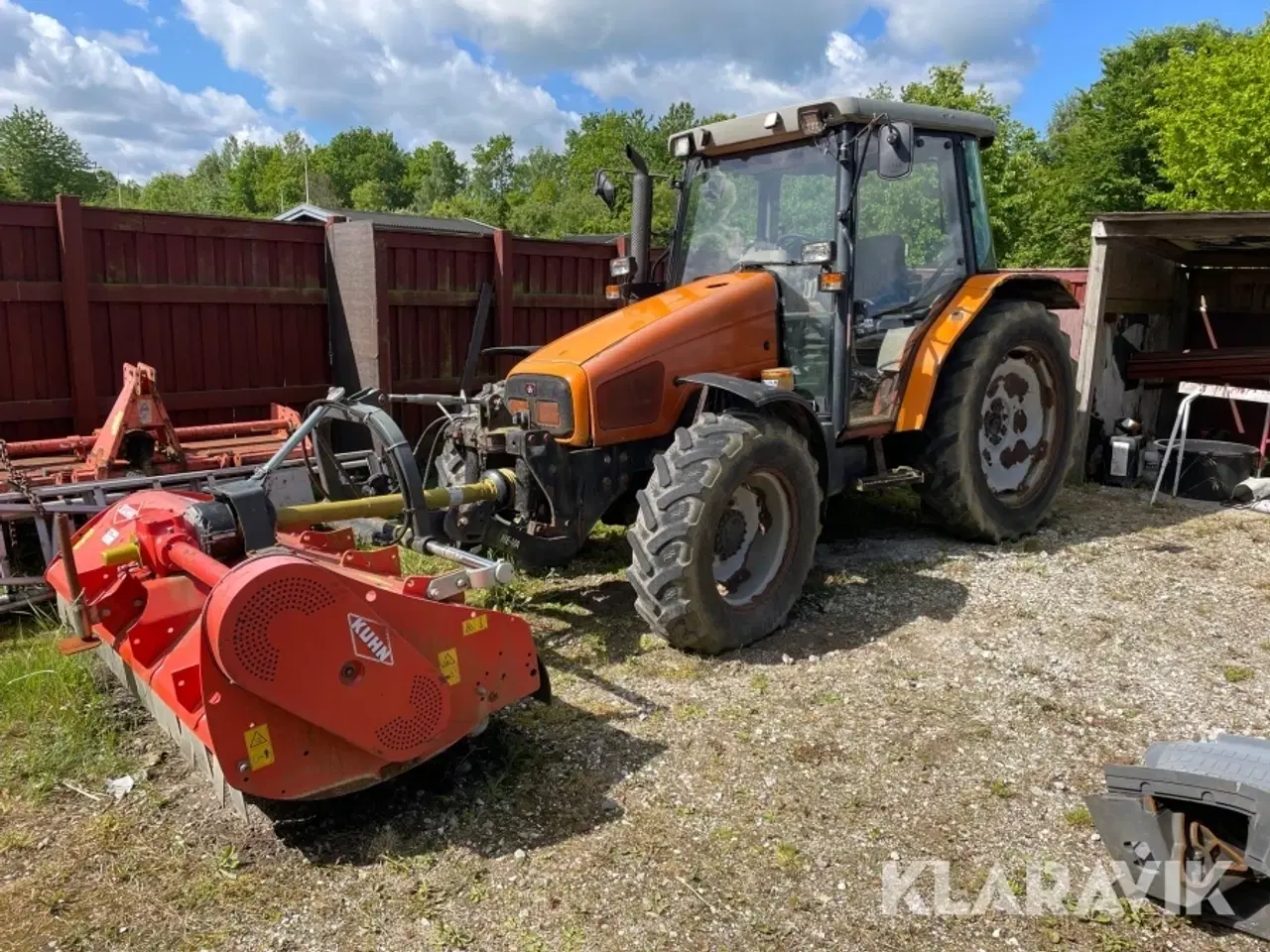 Billede 1 - Traktor MASSEY FERGUSON 4325 med KUHN Slagleklipper