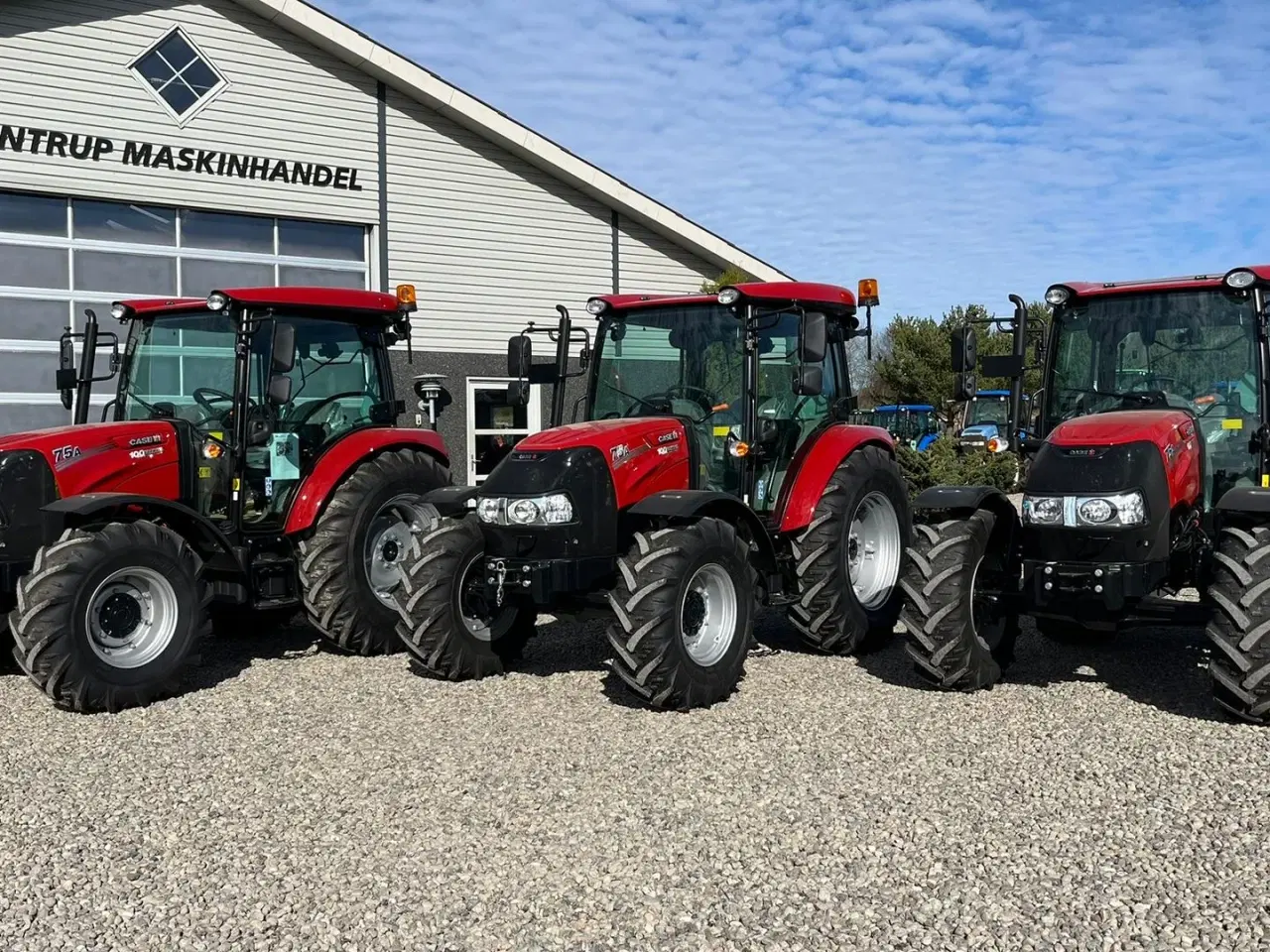 Billede 22 - Case IH Farmall 75 A Med frontlift og vendegear og brede hjul.