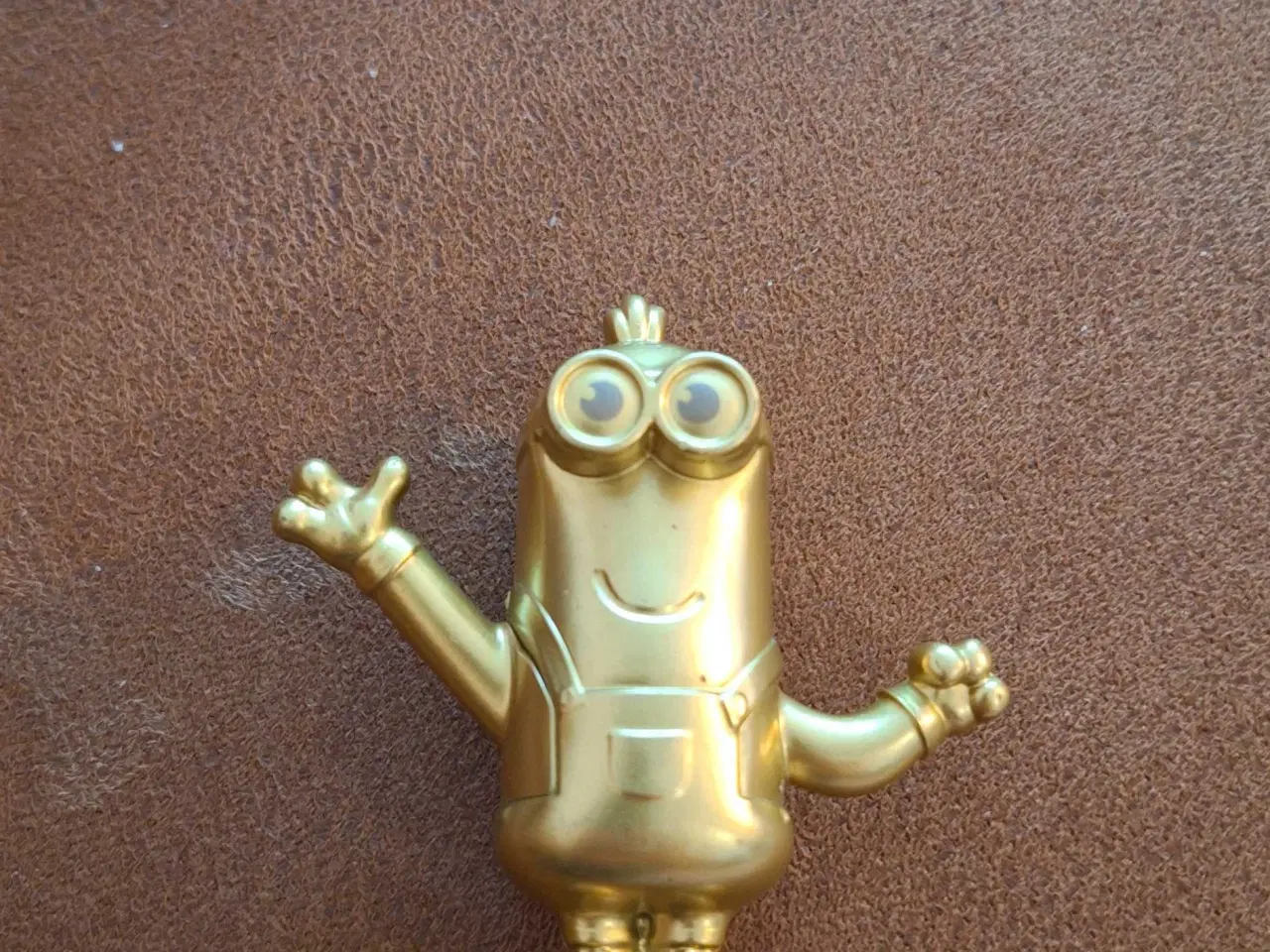 Billede 2 - Guldfarvet minions 