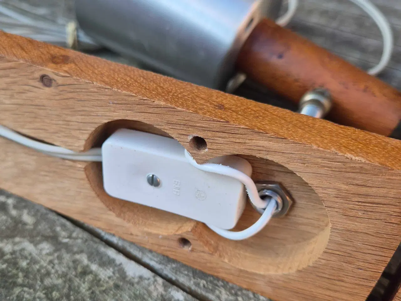 Billede 15 - Elegante væglamper I teak og alu 