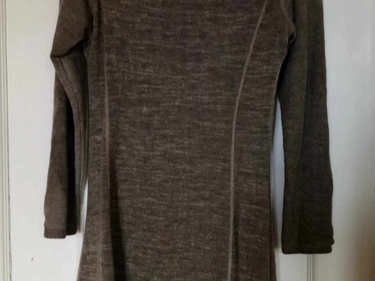 Billede 3 - Sweater kjole sælges pga pladsmangel/flytning