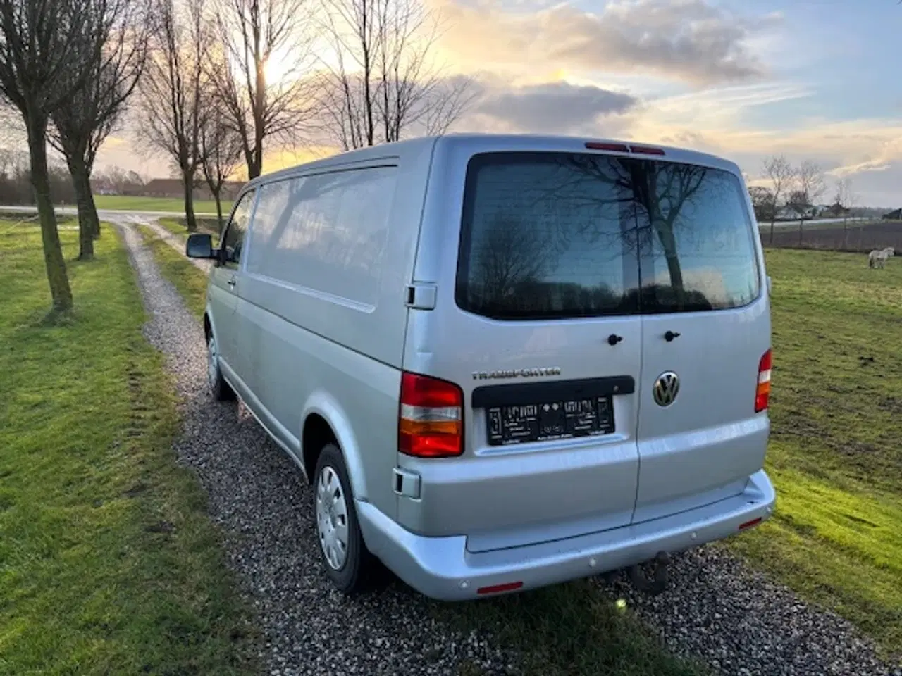 Billede 4 - VW Transporter 2,5 TDi 130 Kassevogn lang 4d Nysyn