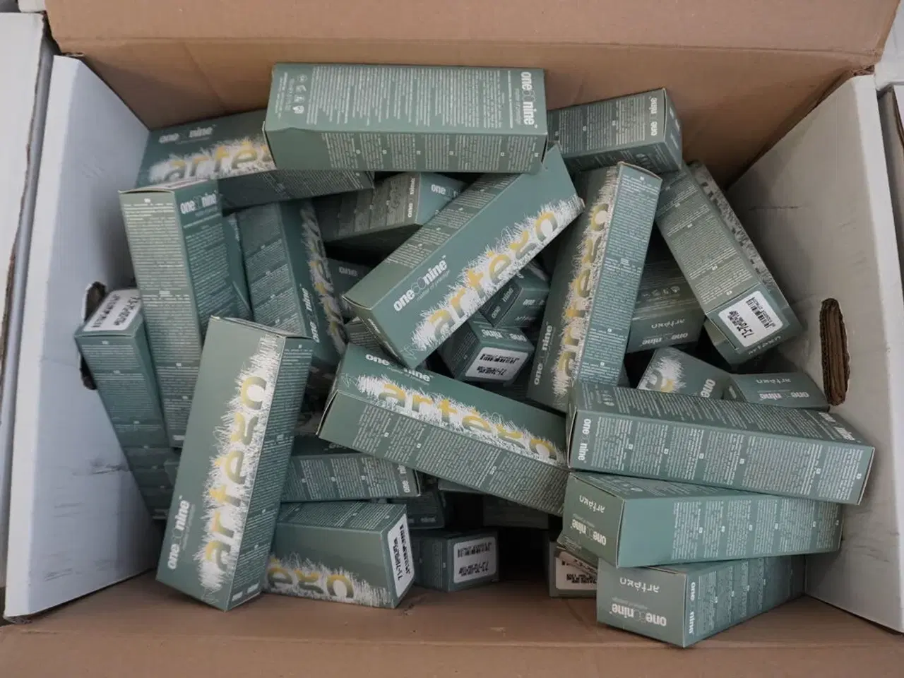 Billede 1 - Kasse med Artego "one60nine" hårfarve, 150ml