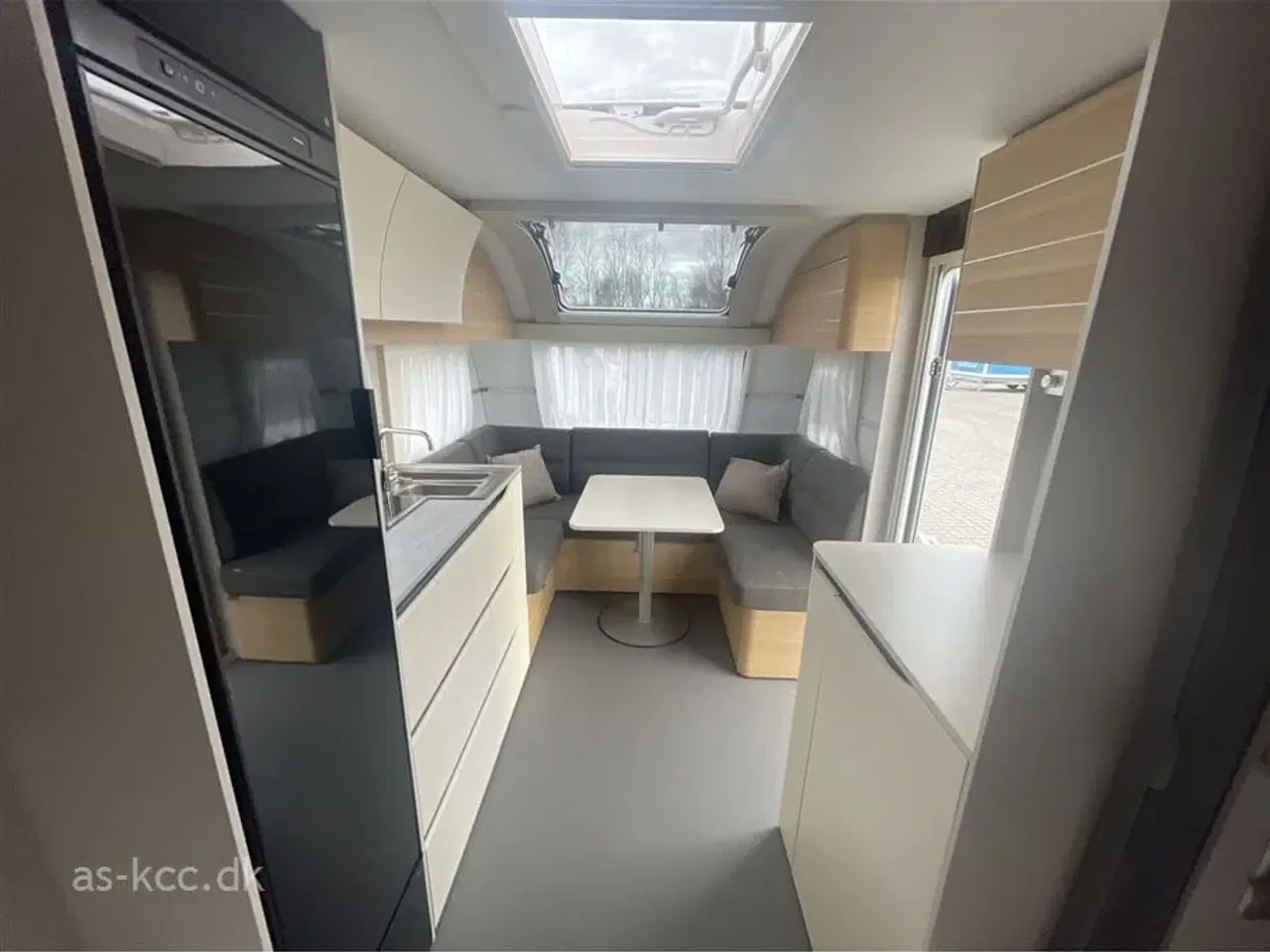 Billede 12 - 2024 - Adria Adora 572 UT   Adria Adora 572 UT Kampagnevogn årgang 2024 med enkeltsenge 4 sovepladser, 5 siddepladser