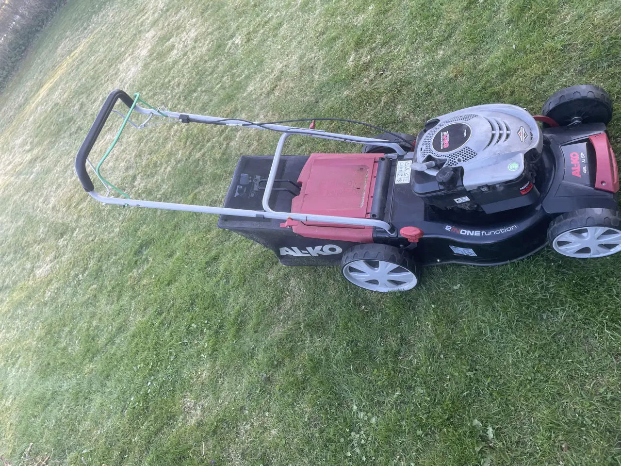 Billede 6 -  plæneklipper, virkelig som ny. Briggs & Stratton 