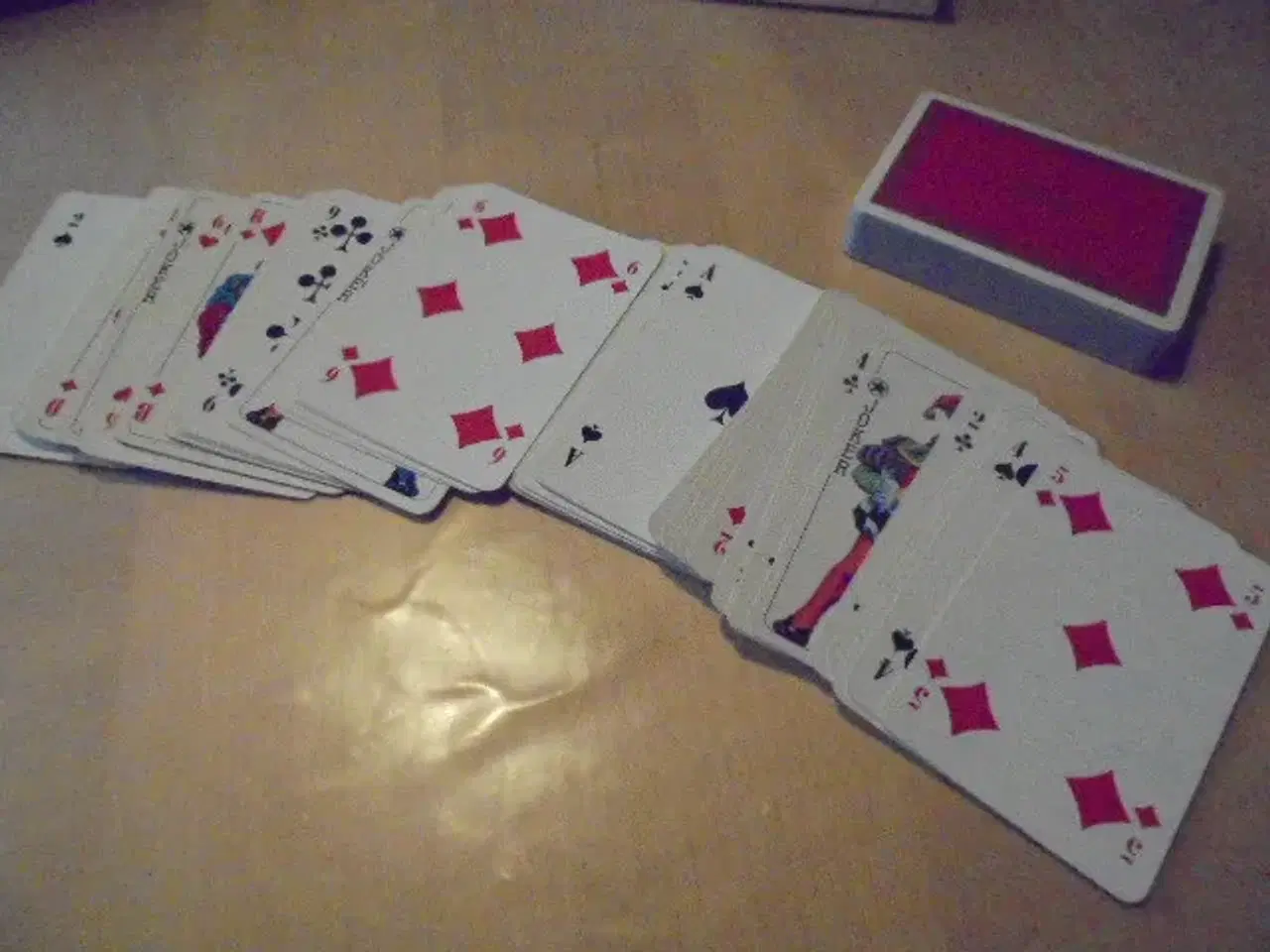 Billede 2 - 2 fine spil kort i gaveæske – se fotos