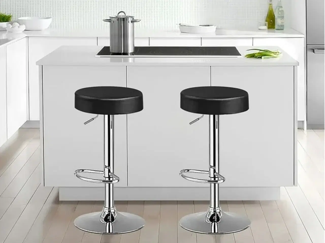 Billede 1 - 2 stk. barstole model "Milano", sort.