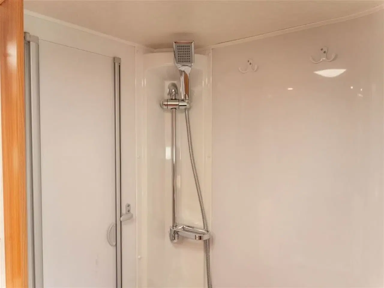 Billede 21 - 2012 - Knaus Sport 700 TI   Knaus 700 Sport – Veludstyret og klar til nye eventyr! Sælges til CVR