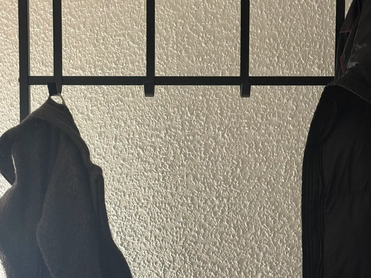 Billede 3 - Sort og eg til jakker og sko