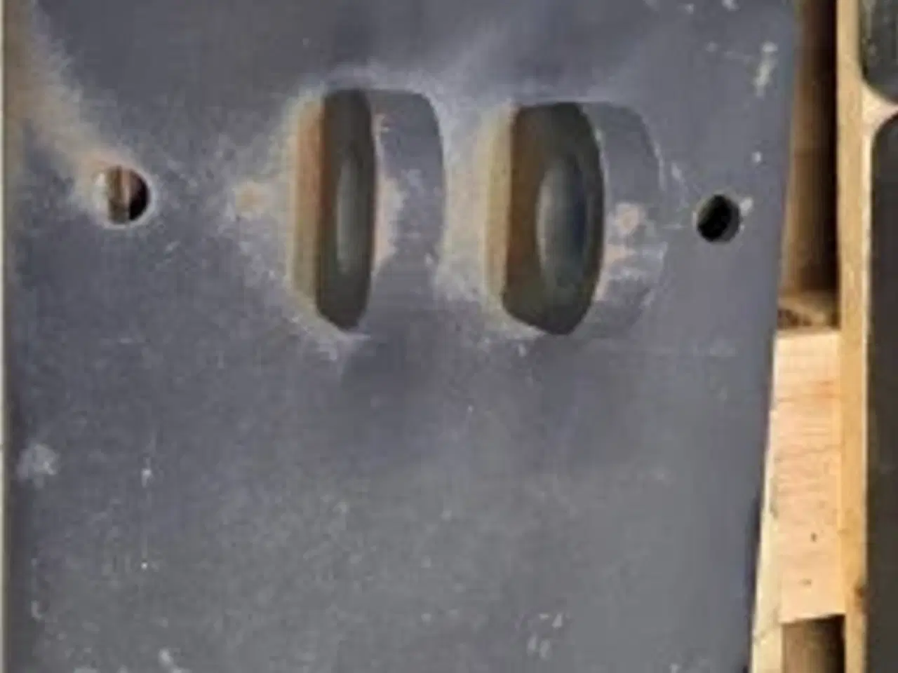 Billede 11 - New Holland B100B Bremseklods 87737015  4Stk