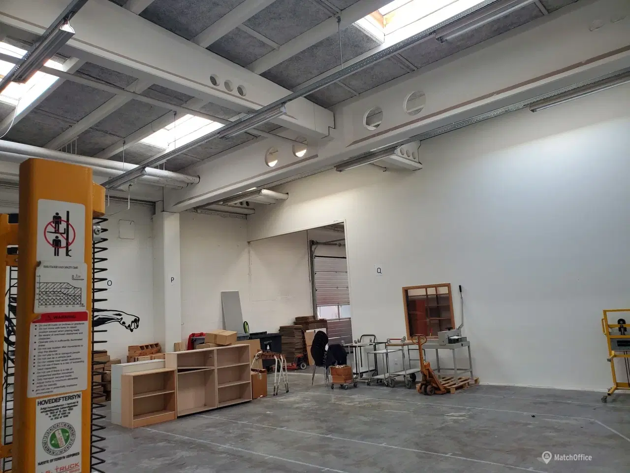 Billede 24 - Centralt beliggende højloftet lager i Køge tæt ved motorvejsafkørsel 32