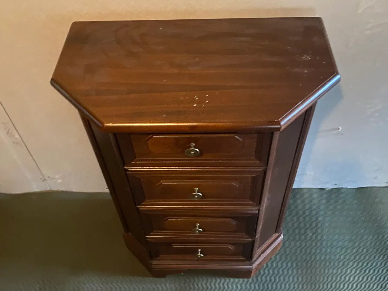 Billede 2 - Kommode med 4 skuffer