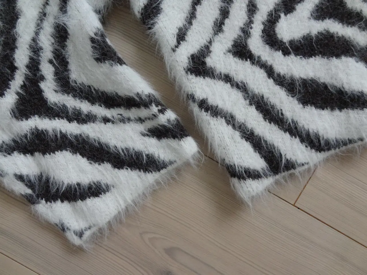 Billede 5 - Sweater, Trøje, Bluse, H&M, Str S