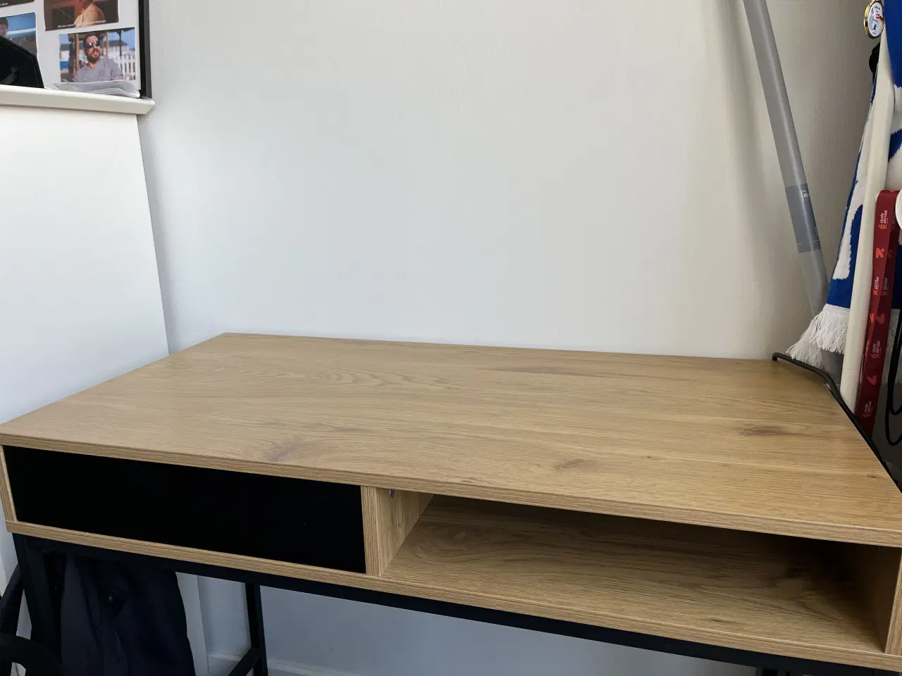 Billede 1 - JYSK TRAPPEDAL Desk (48x95 cm) – Oak/Black