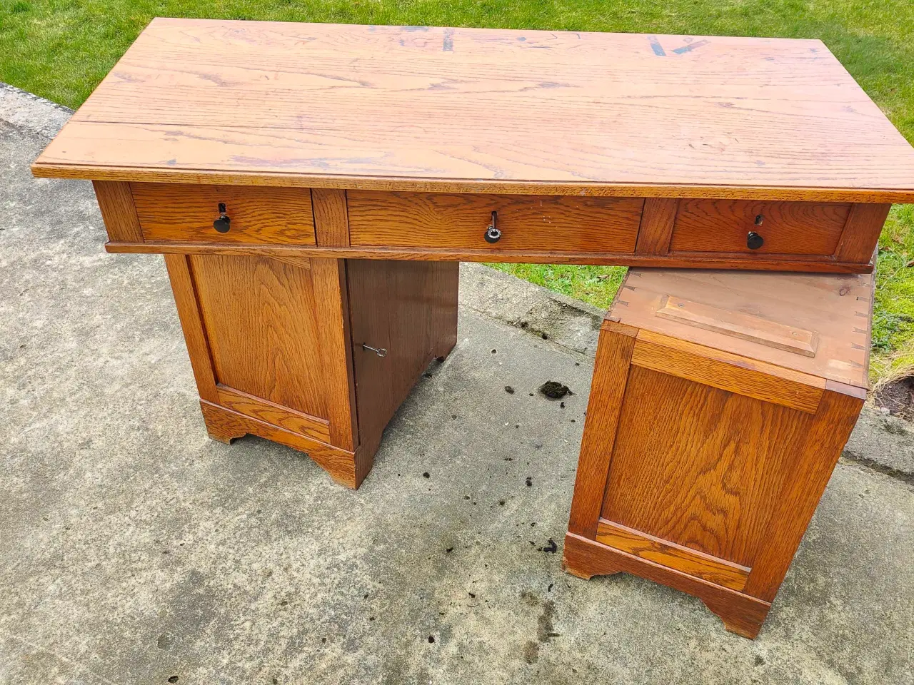 Billede 9 - Fin gammel skrivebord i egetræ