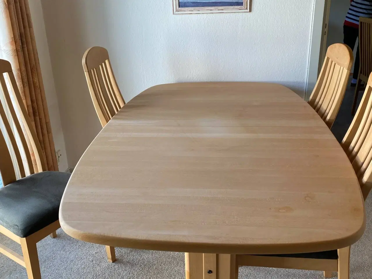 Billede 1 - Skovby spisebord med tillægsplader + 4 stole