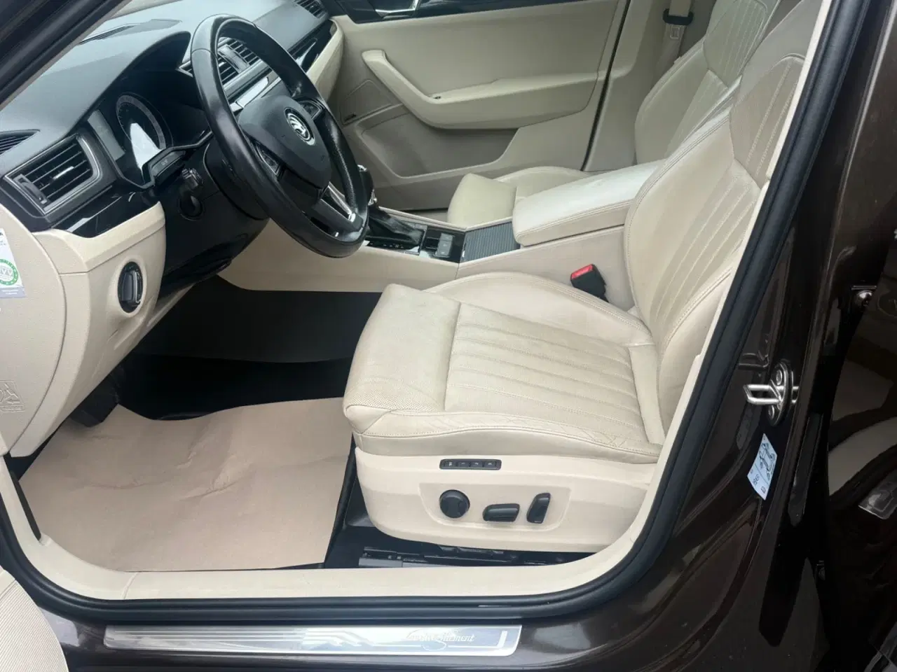 Billede 8 - Skoda Superb 2,0 TDi 150 Laurin & Klement Combi DSG