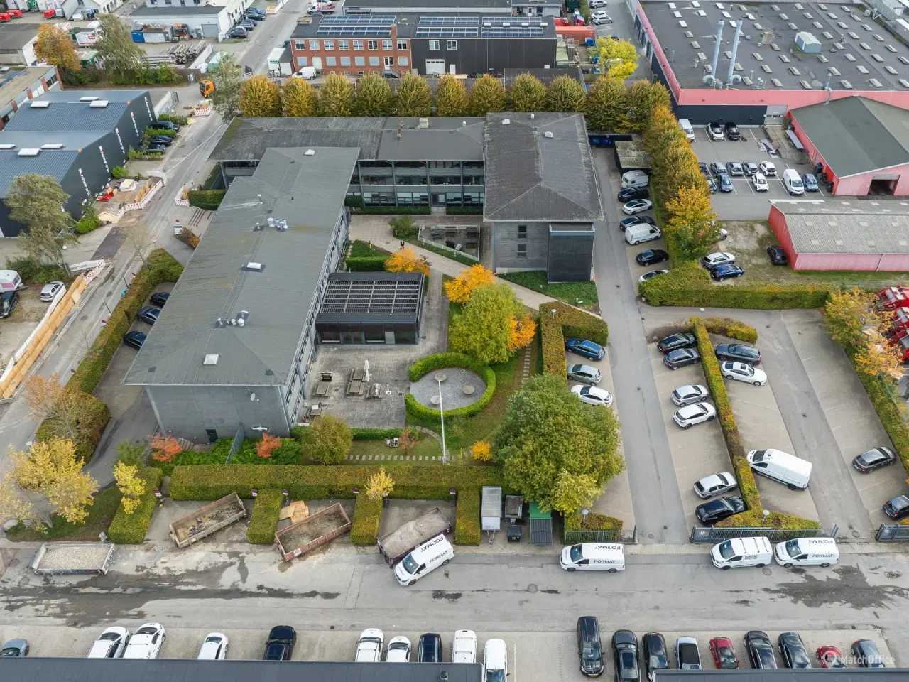 Billede 11 - Kontorhotel med gode fælles faciliteter på Tørringvej 7. 2610 Rødovre. Egne aflukkede kontorer med udsyn til fællesområder.