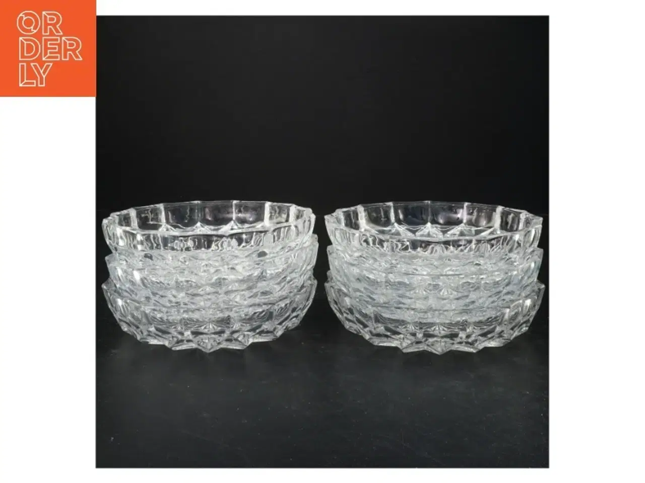 Billede 1 - Glas skåle med stjerne mønster (str. 16x3 cm)