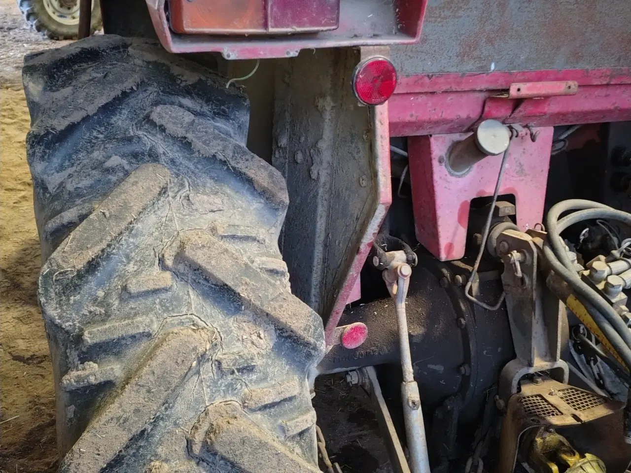 Billede 3 - MF 550 traktor 