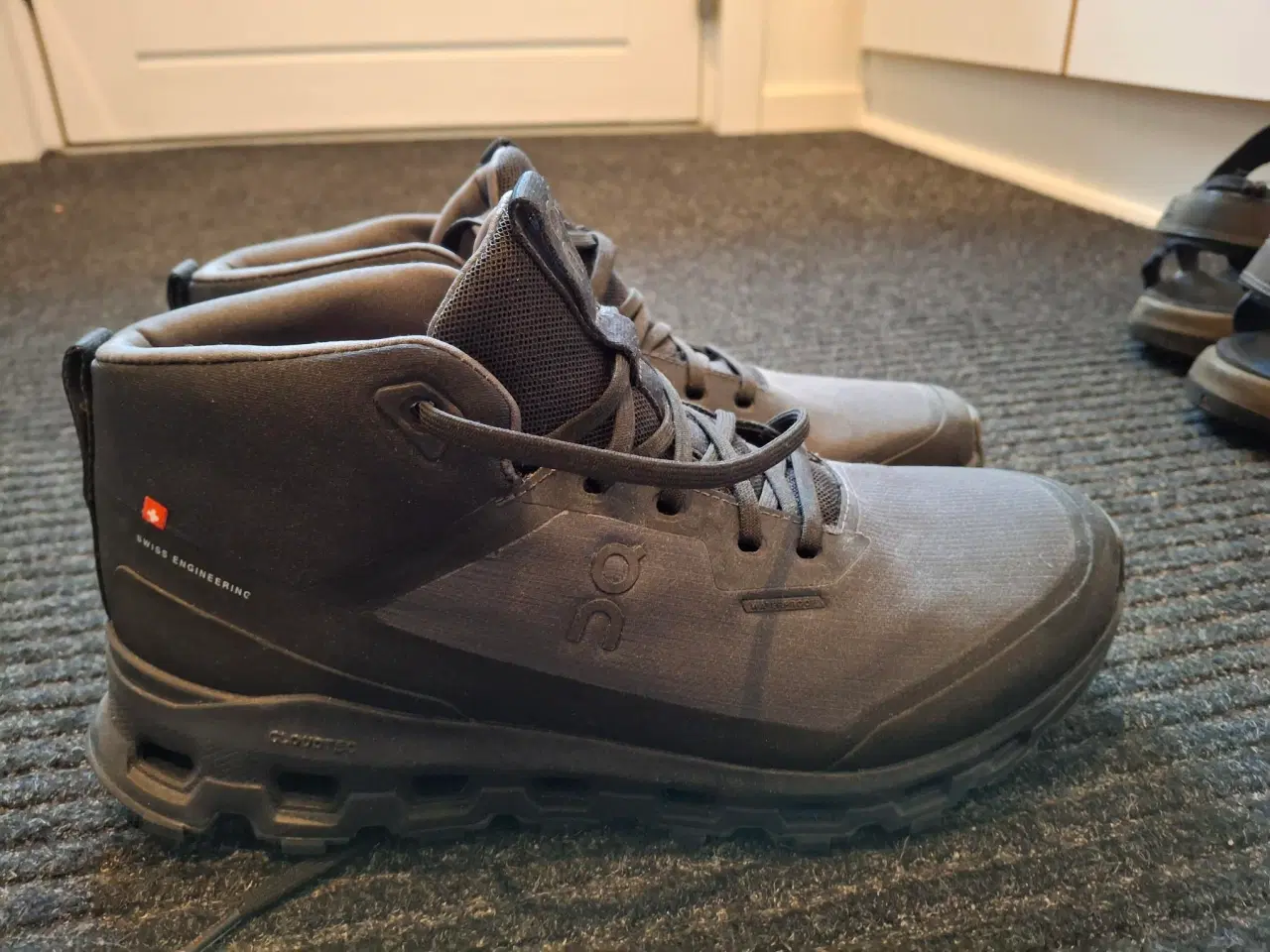 Billede 2 - OC Vandrestøvle, kun brugt én gang.