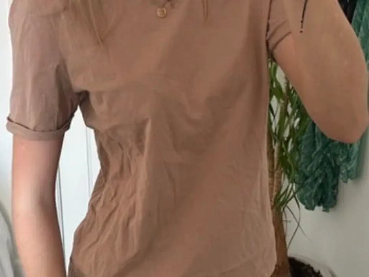 Billede 2 - T-shirt brun str s, Pieces