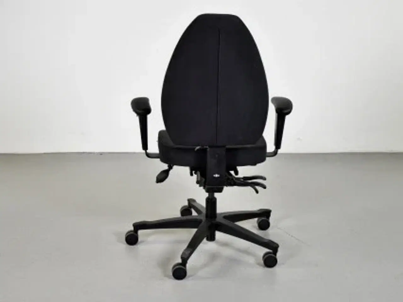 Billede 3 - Efg kontorstol med sort polster og armlæn