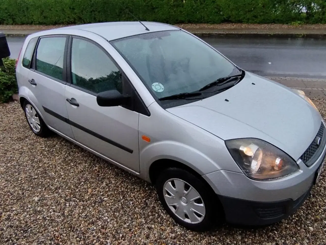 Billede 1 - Ford Fiesta benzin NYSYNET, motor gået 75.000 km! 