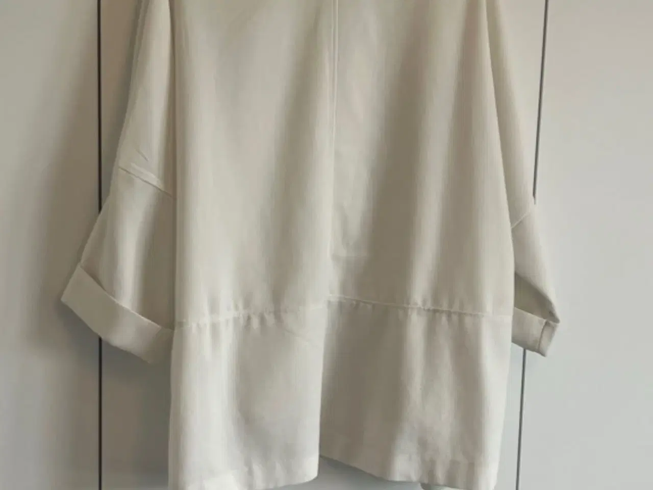 Billede 2 - Hvid oversize cardigan