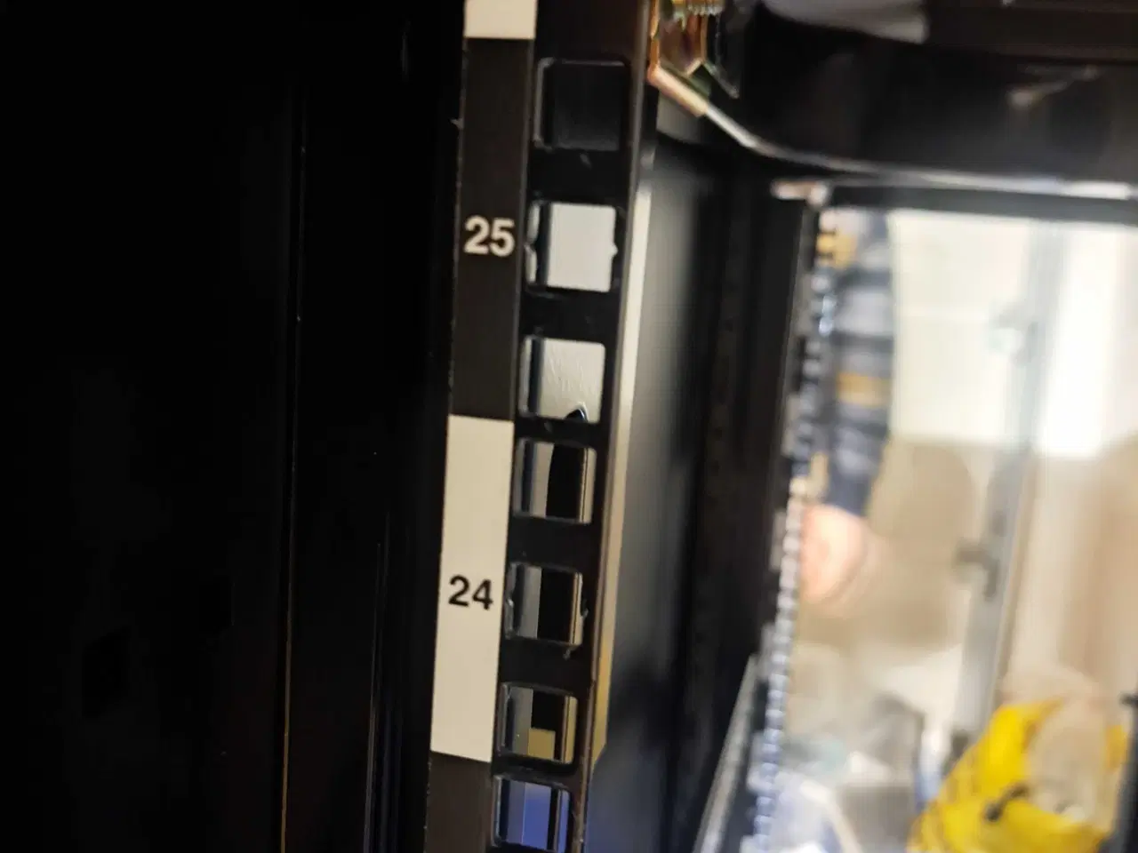 Billede 3 - IBM 25U fulddybde rackskab 