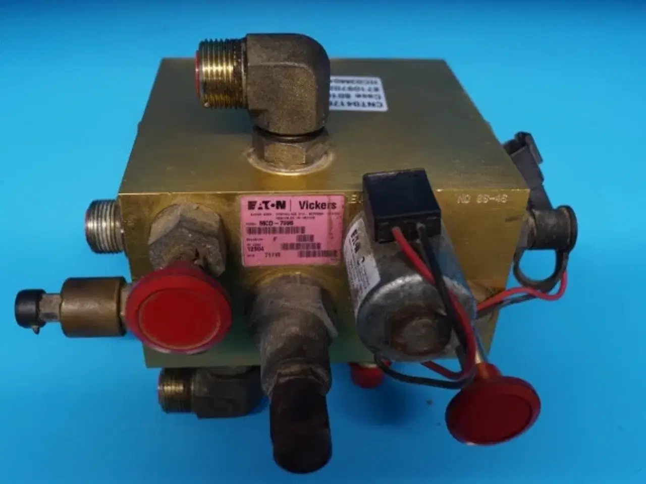 Billede 8 - Case 8010 Hydraulikventil 87109702