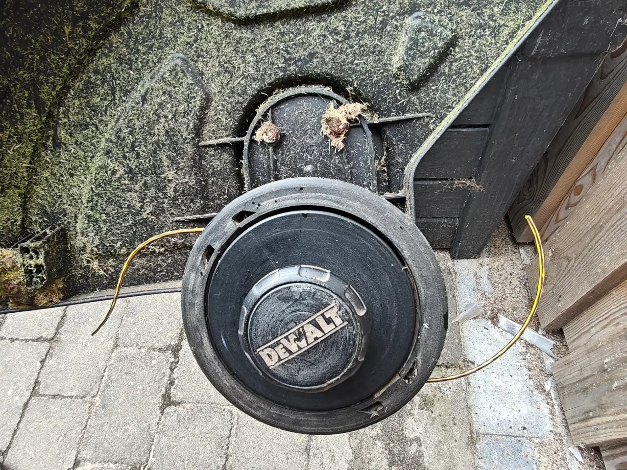 Billede 3 - Dewalt græstrimmerDCM5713N XR 54V SOLO