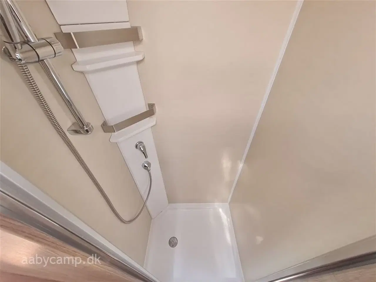 Billede 14 - 2021 - Morelo Home 78 L   Autocamper på Første Klasse.  Udstyrslisten er Lang når man vælger en Camper fra Morelo.