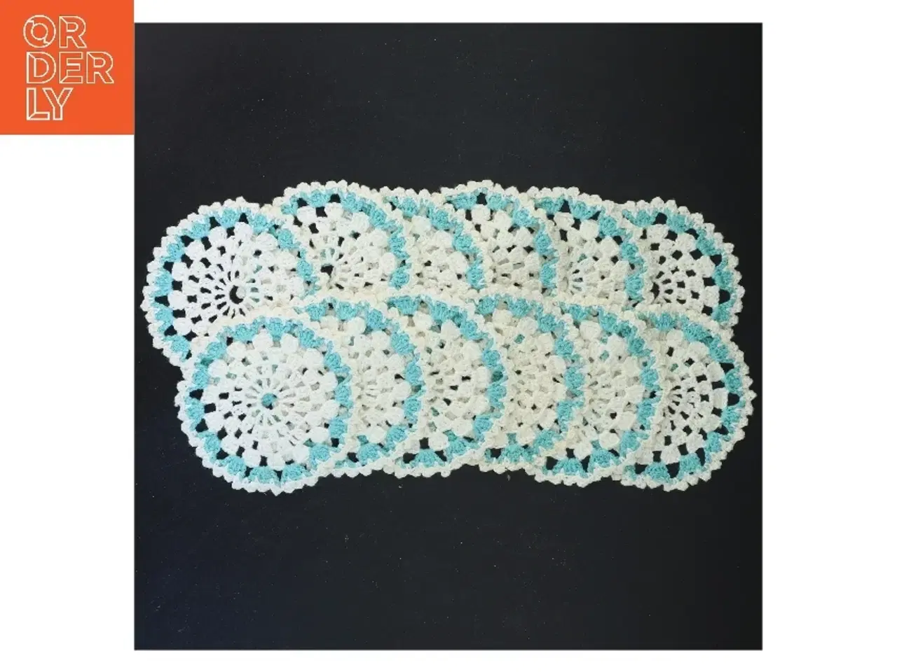 Billede 1 - Hæklet bordskåner sæt (str. Ø 11 cm)