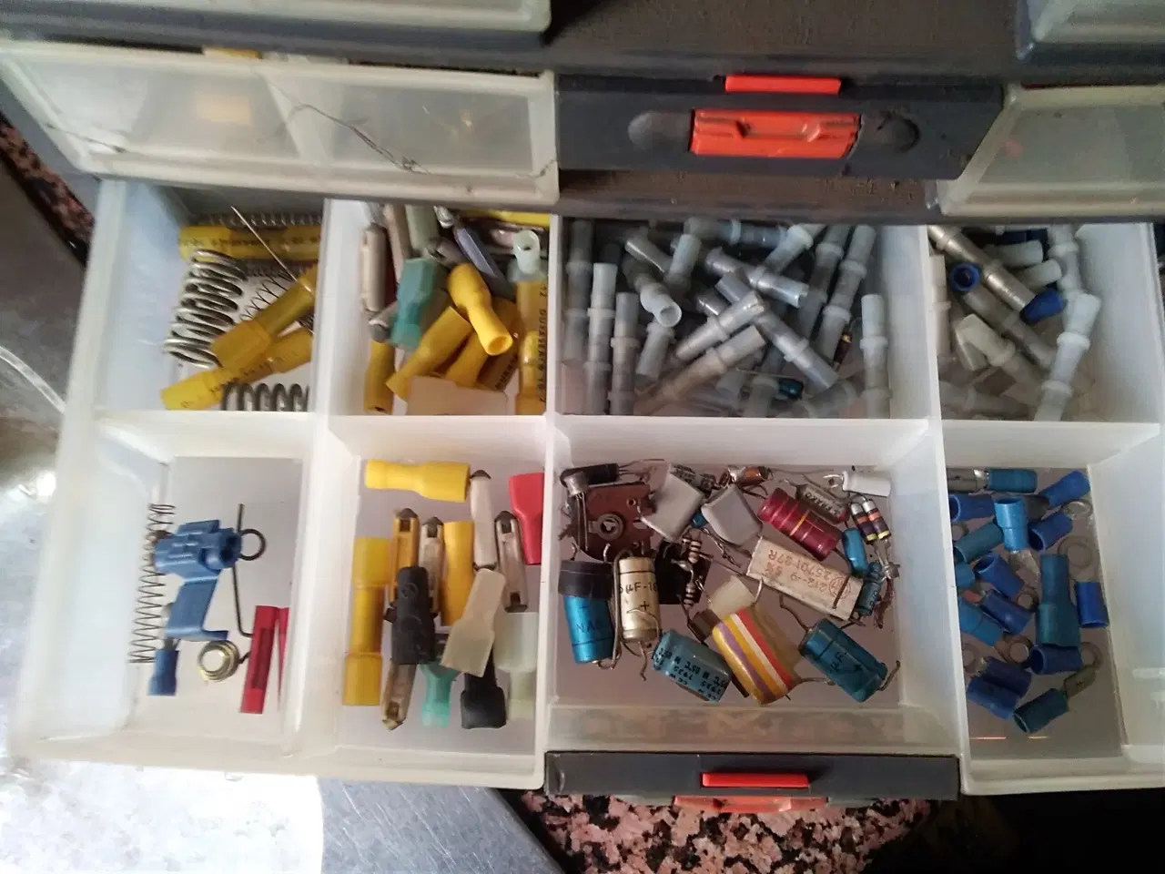 Billede 4 - Reol m dioder kabelsko sikringer oma Det meste NYT