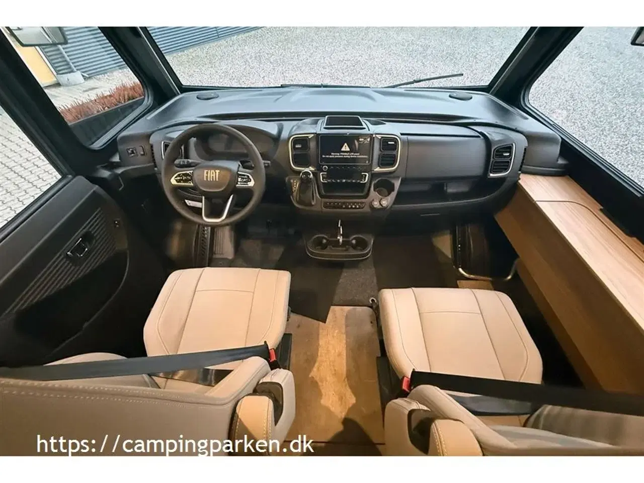 Billede 3 - 2026 - Dethleffs Den ultimative helårsbolig med loungesiddegruppe og gourmetkøkken