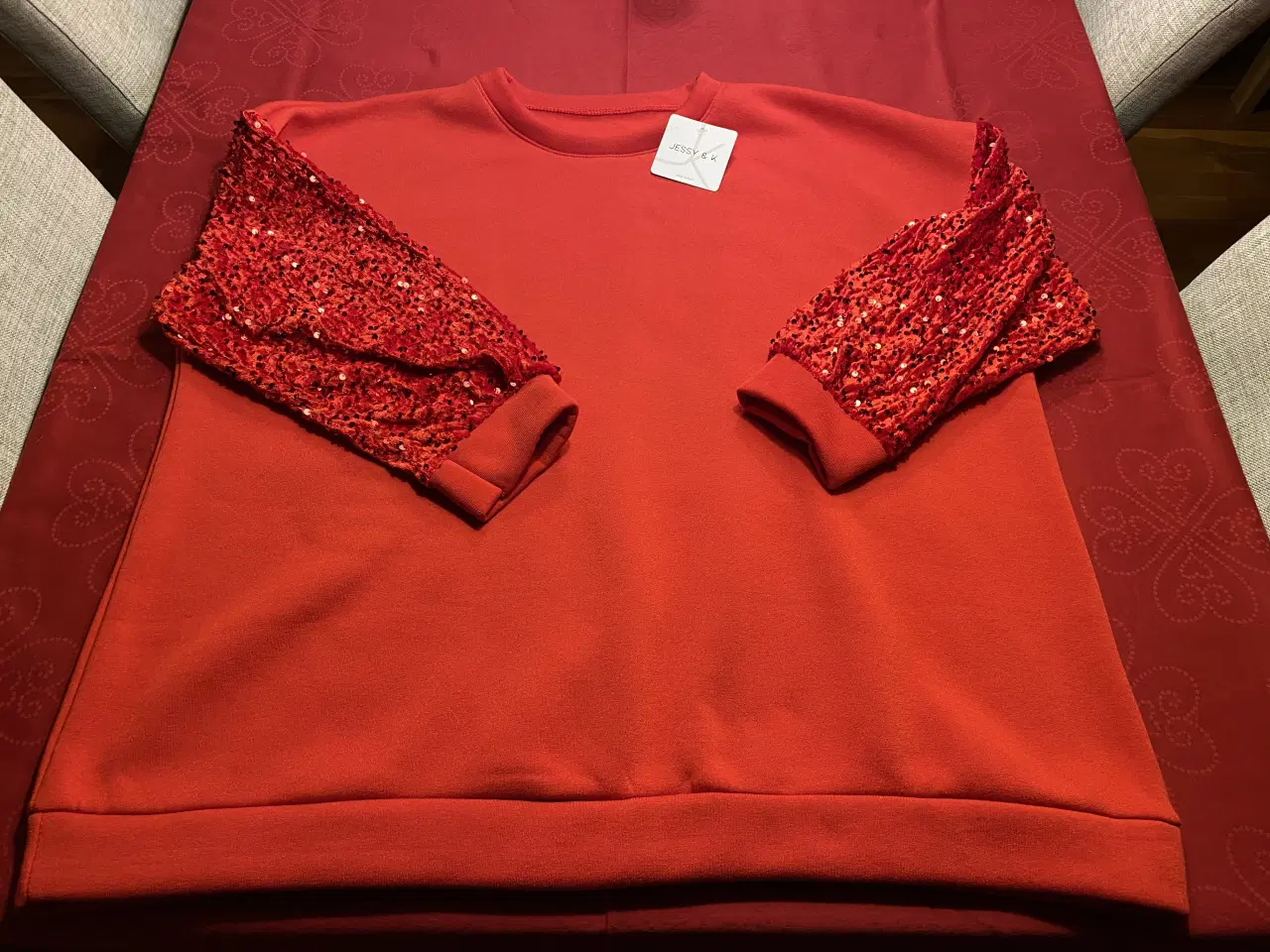 Billede 1 - Julebluse med palietter str. one size