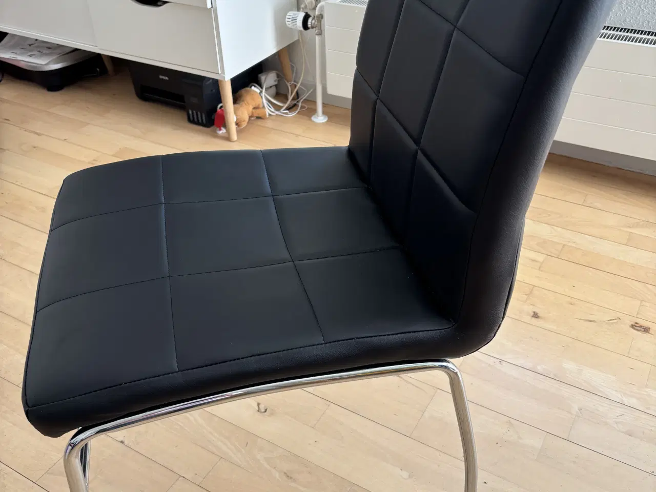 Billede 2 - HAMMEL Spisebordsstol  sort kunstlæder/krom