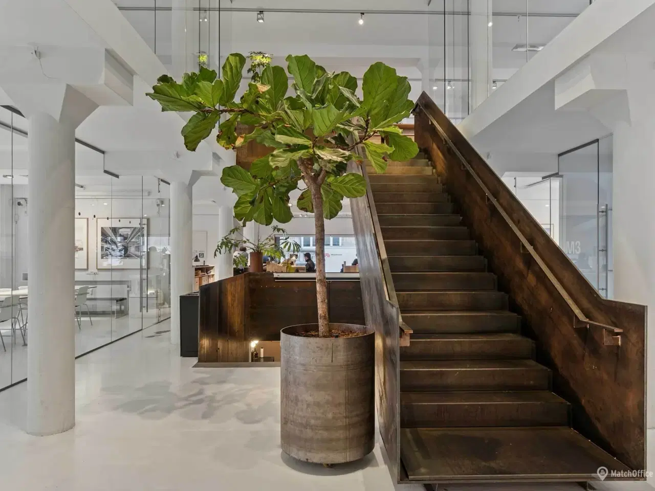 Billede 1 - Kontorlejemål i karakteristisk ejendom på Islands Brygge – tæt på Islands Brygge metrostation.