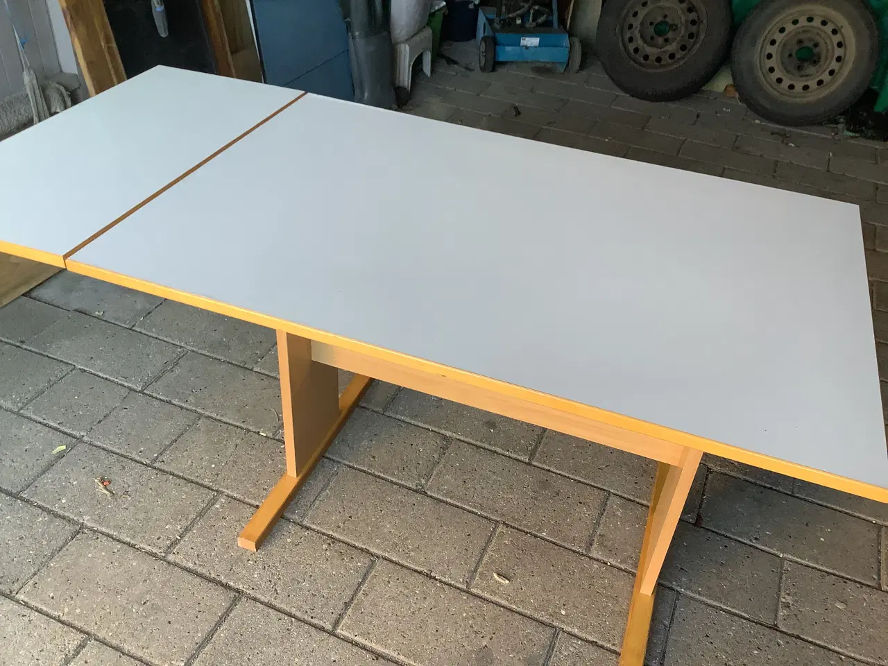 Billede 2 - Lille spisebord 