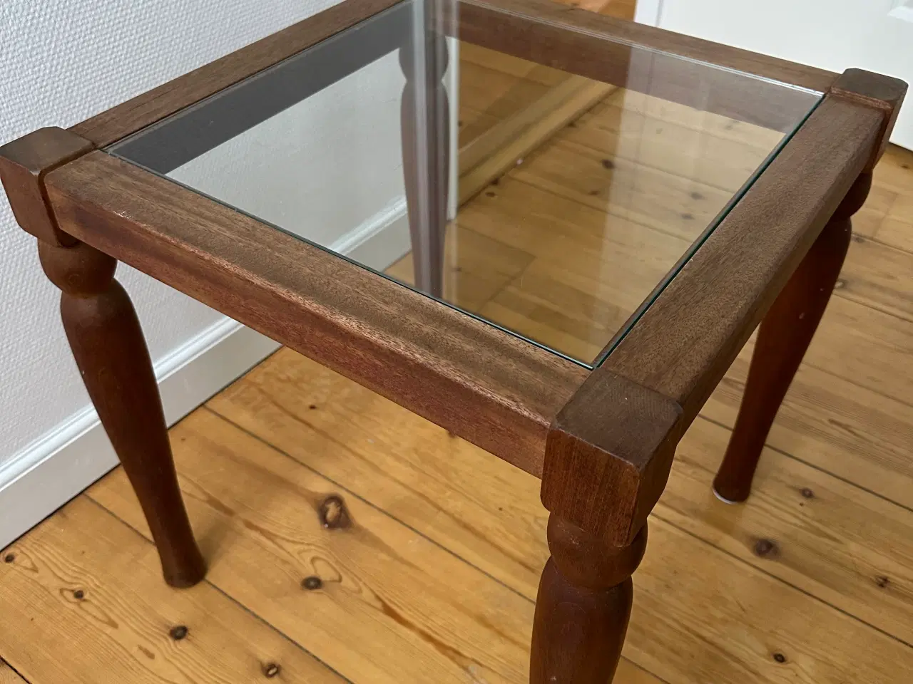Billede 7 - Smukt vintage bord, 1960er i træ og glas 