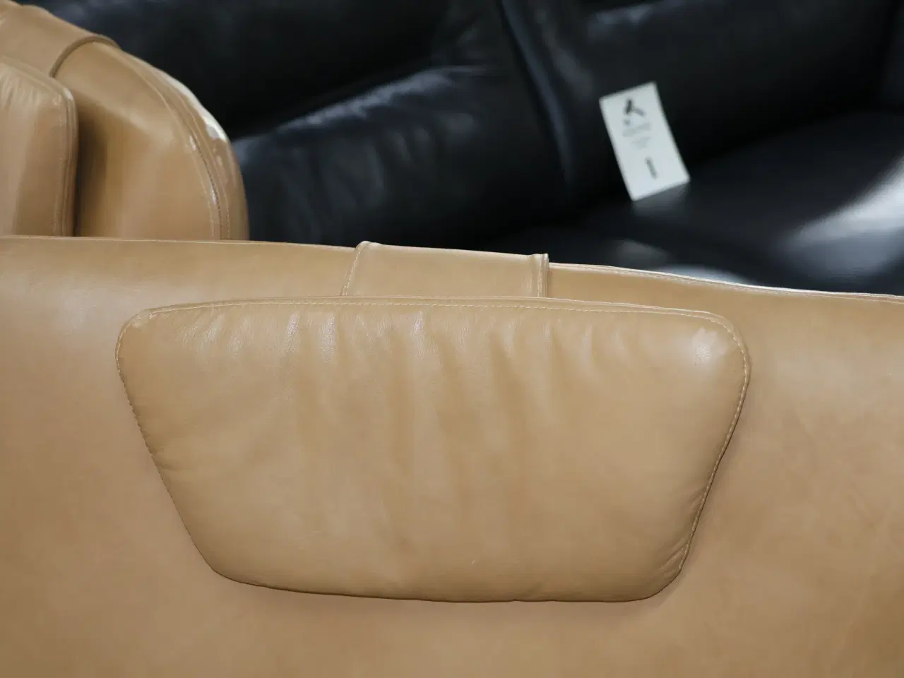 Billede 12 -  2 Stk Hjort Knudsen lænestole i lys Cognac/beige 