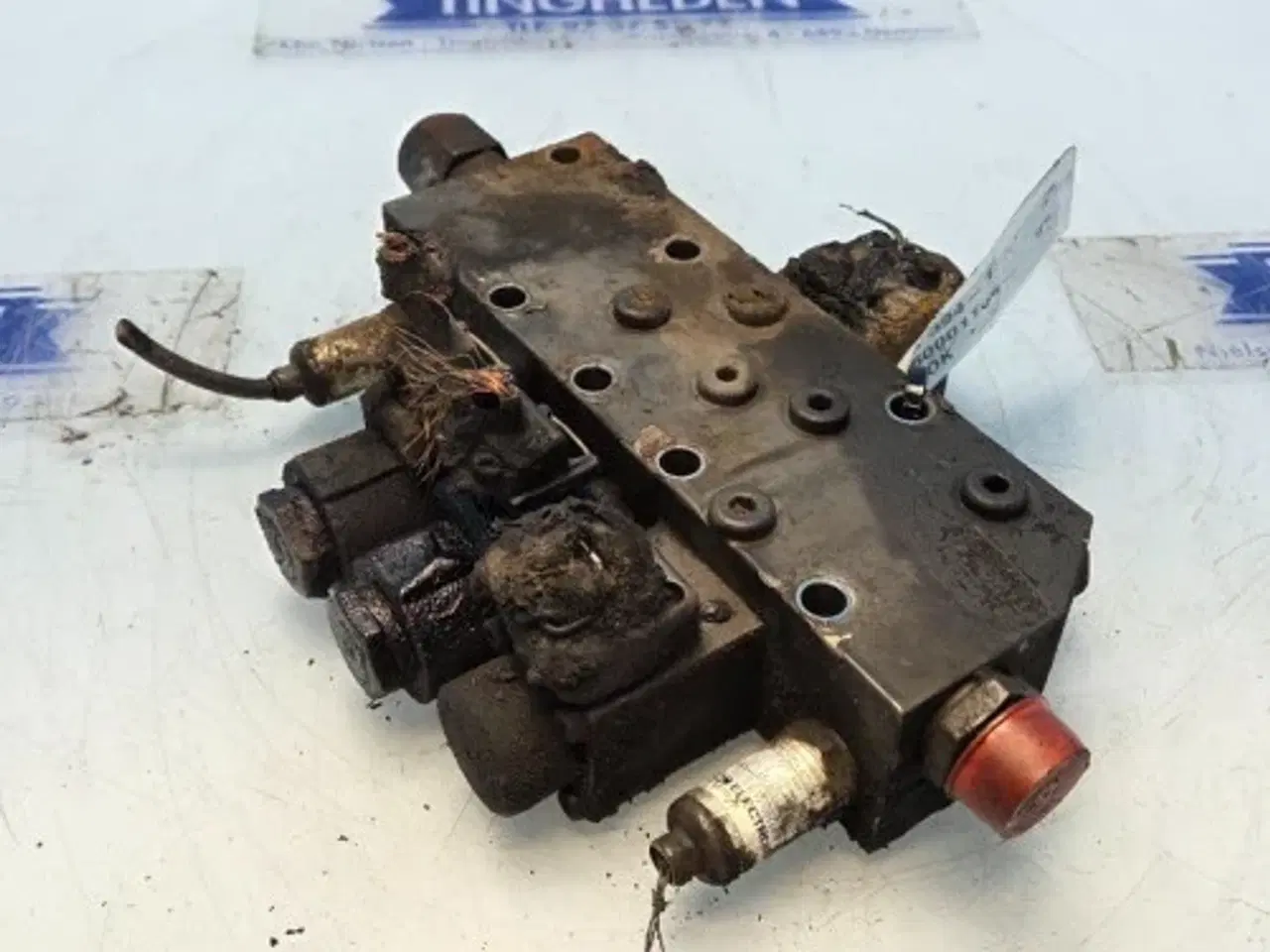 Billede 12 - Valtra  S394   Ventil   G954100600011