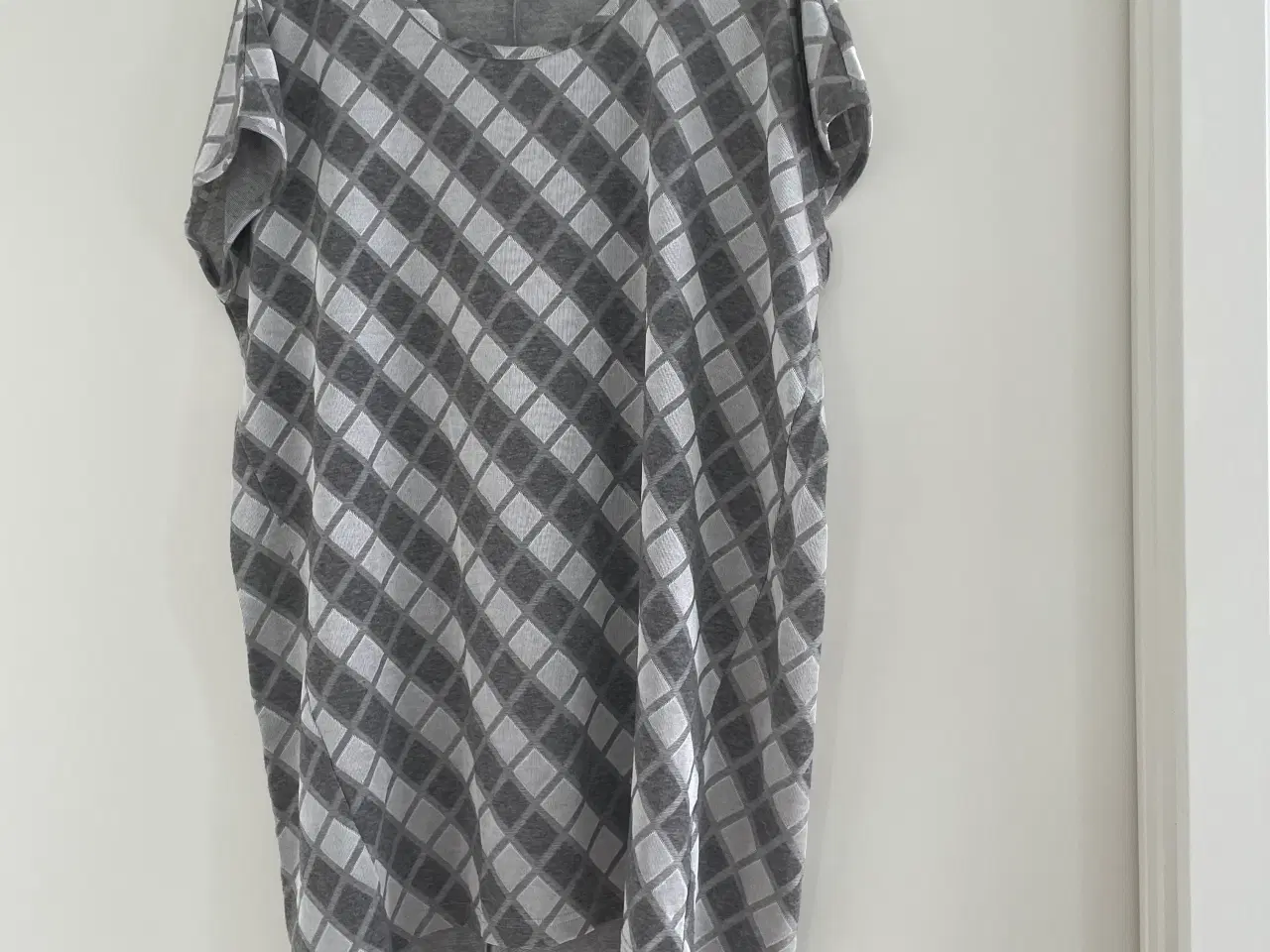 Billede 6 - Bluser med kort ærme XL, 5 stk. (100kr for alle)