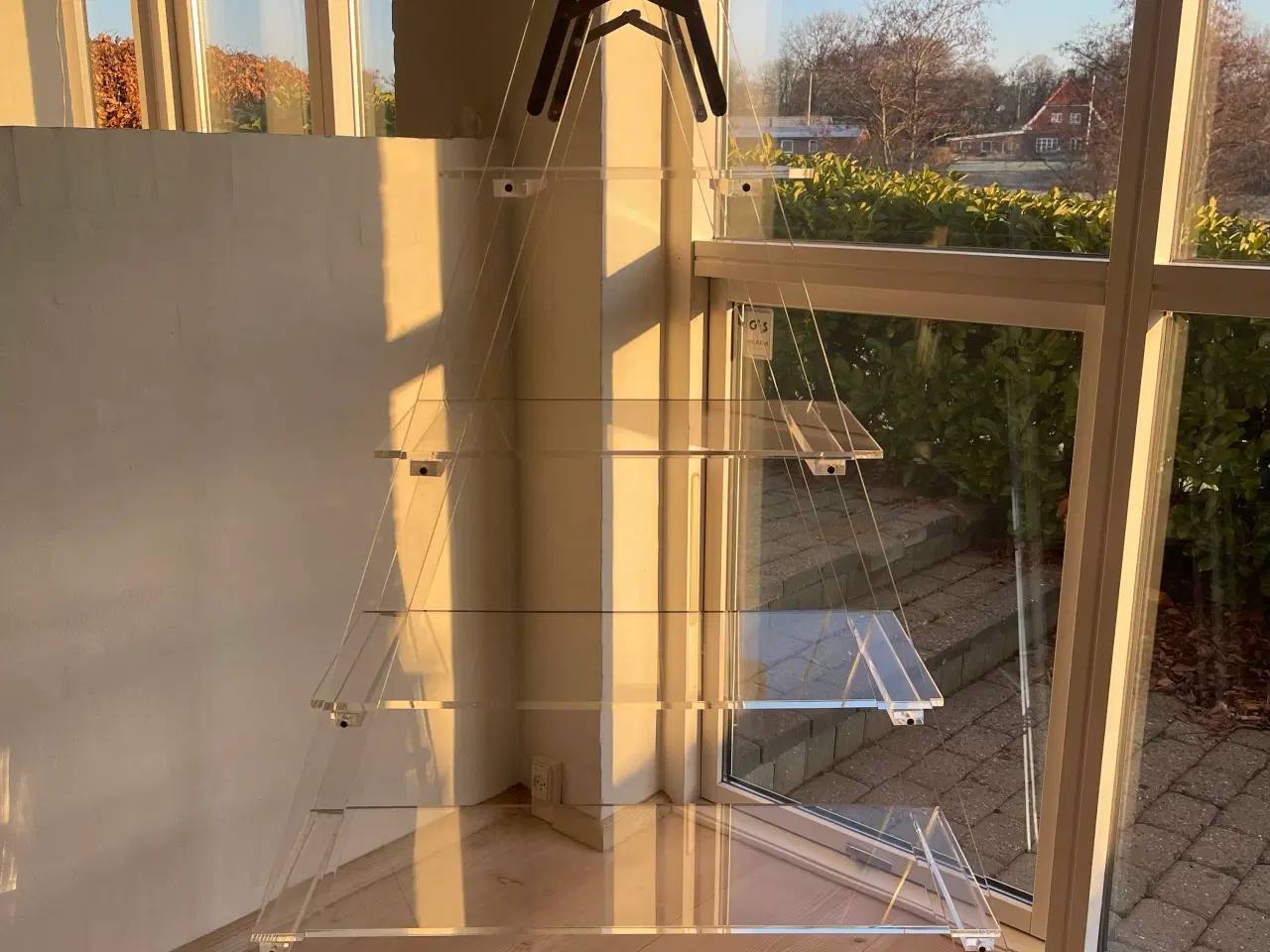 Billede 1 - Fedeste 80’er design reol i akryl 